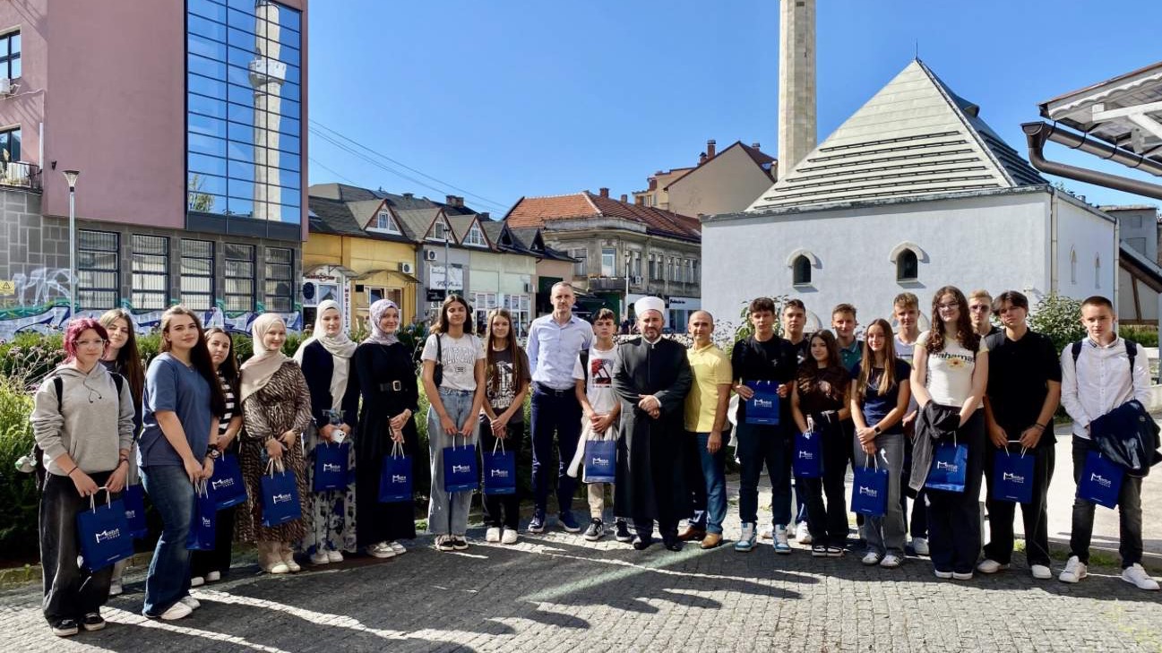 Najbolji učenici tuzlanskih osnovnih i srednjih škola na prijemu kod glavnog imama
