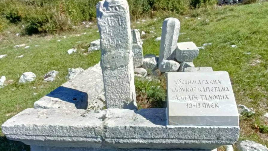 Brestice kod Gacka: Ograđen mezar Husein-age – Čuvanje amaneta i naslijeđa porodice Tanović