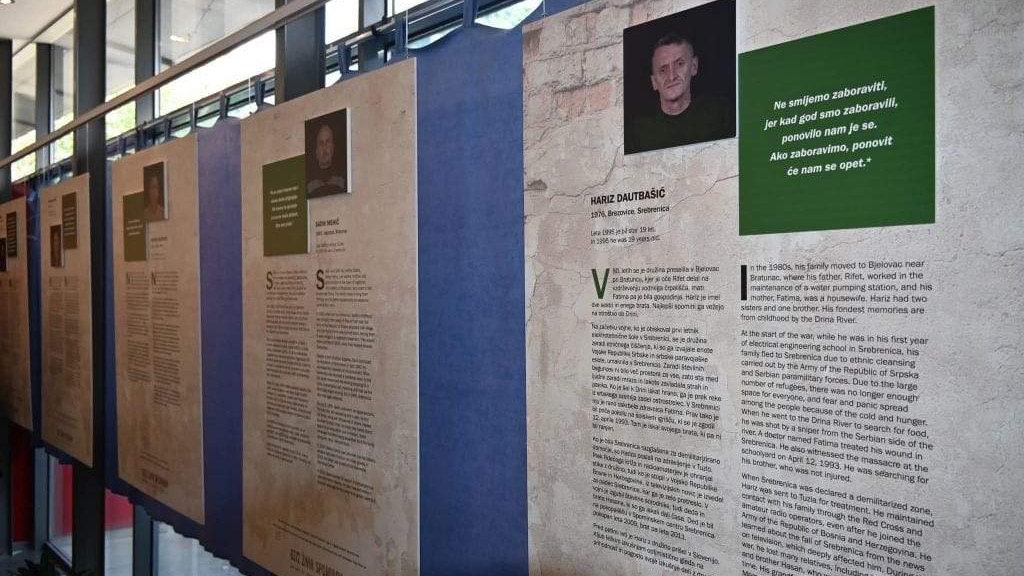 Izložba 30 godina od genocida u Srebrenici: sjećanja preživjelih koji danas žive među nama otvorena u Kopru