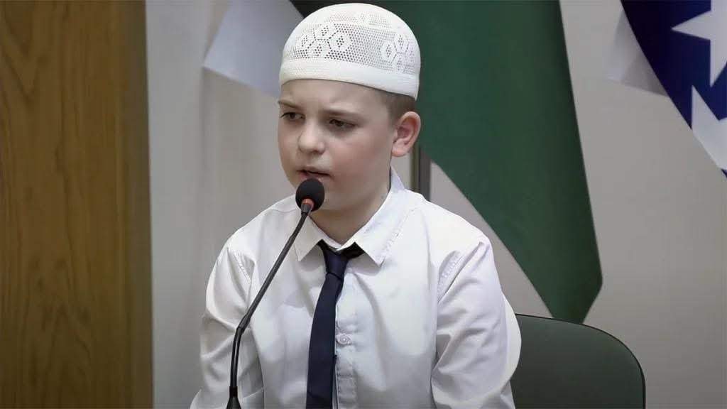 Enis Bašić – najmlađi hafiz u Evropi, dječak iz BiH koji je očarao javnost