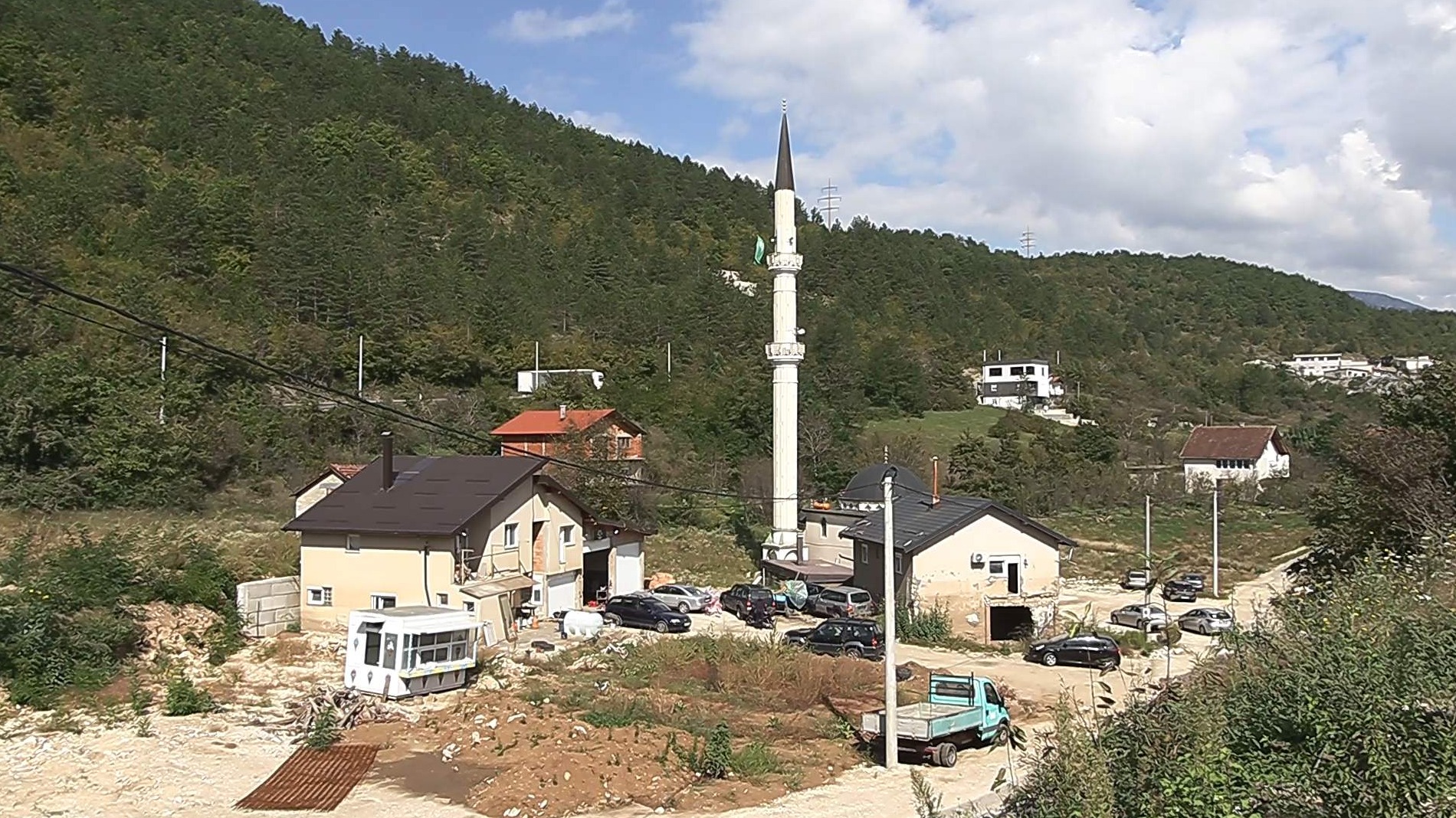Godinu nakon poplava: Islamska zajednica gradi kuće za najpogođenije porodice u Jablanici i Konjicu