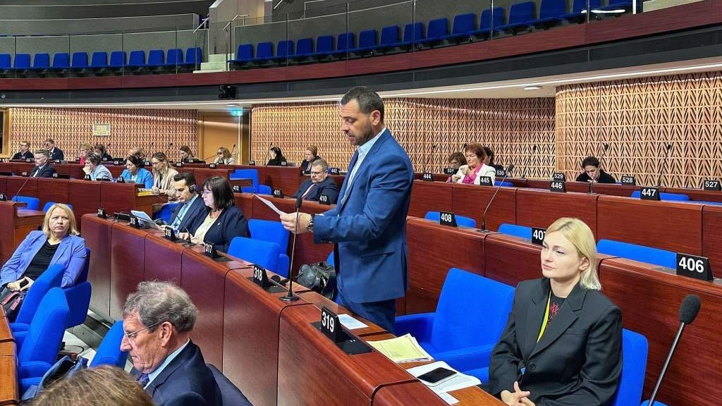 Magazinović: Vlast u Srbiji i danas promovira velikosrpsku ideologiju