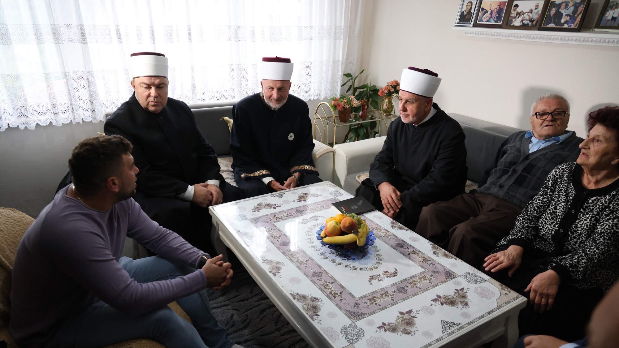 Reisul-ulema Kavazović u Goraždu posjetio herojsku porodicu Muhić