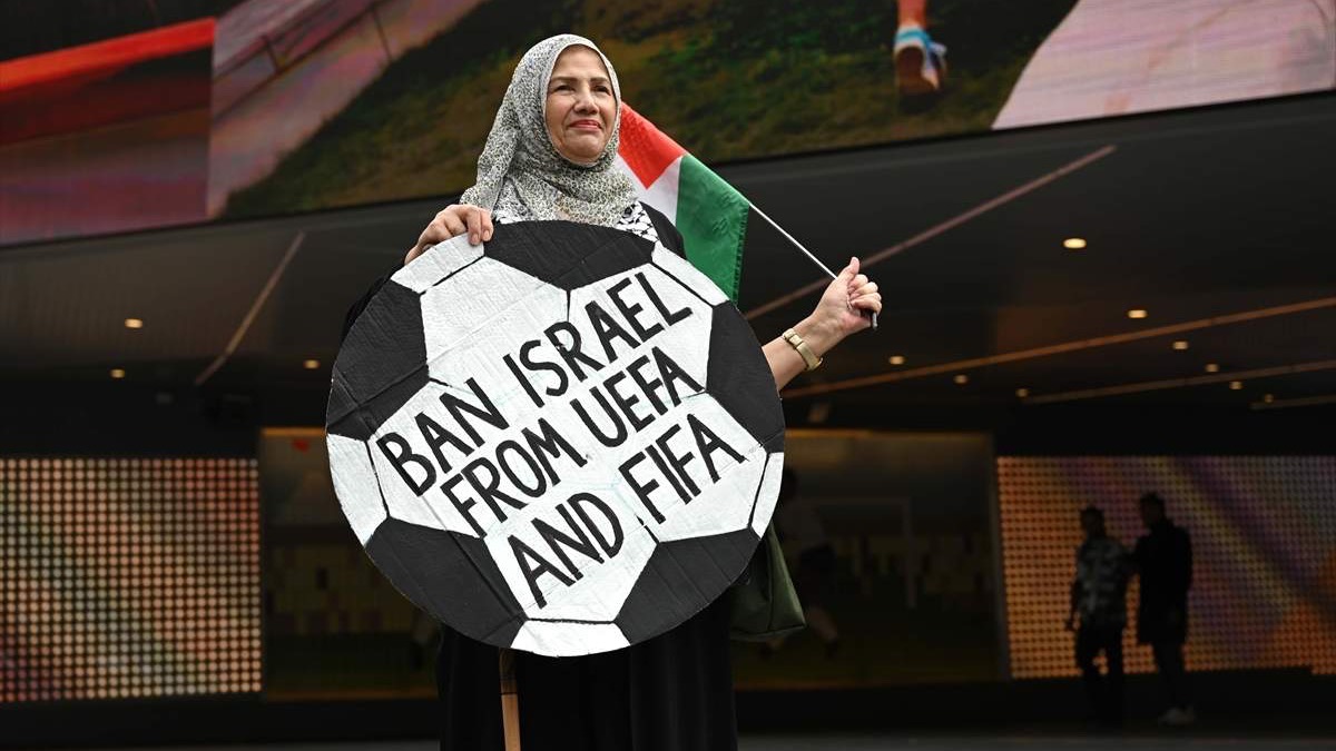Demonstranti u Londonu tražili izbacivanje Izraela iz UEFA-e i FIFA-e