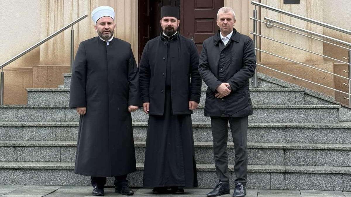 Glavni imam i član Odbora za međureligijsku saradnju posjetili sveštenika SPC u Tuzli