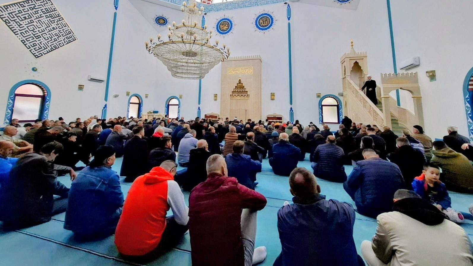 Muftija Kudić u Sanskom Mostu: Susret s načelnikom i džuma u Hamzi-begovoj džamiji