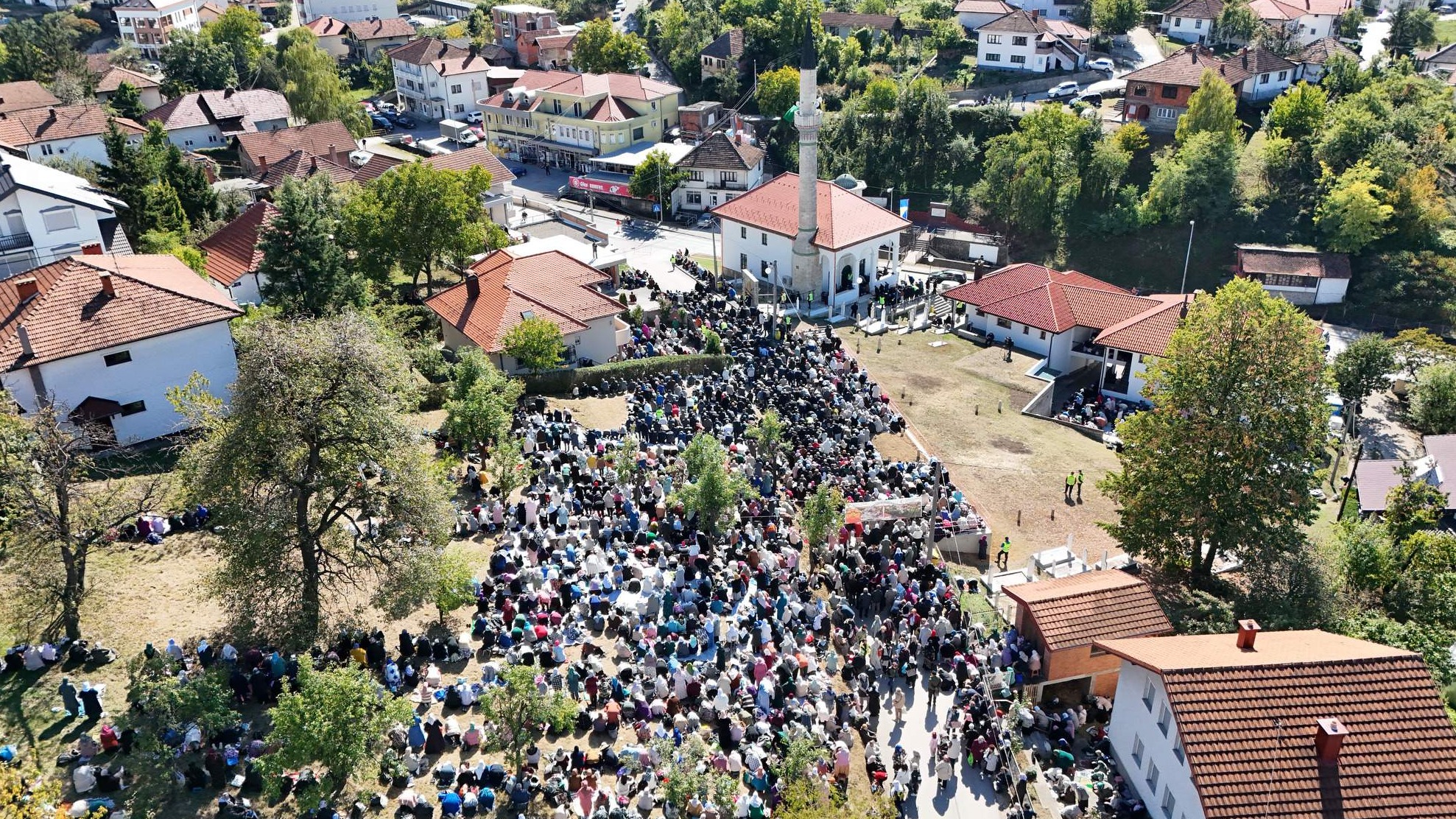 U Gradačcu svečano otvorena obnovljena Sviračka džamija: "Simbol našeg korijena i ponosa"