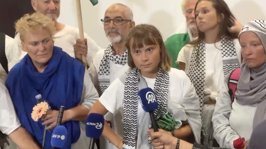 Nakon zlostavljanja u izraelskom zatvoru Greta Thunberg poručila: “Ovo nije moja priča, već genocid nad Palestincima”