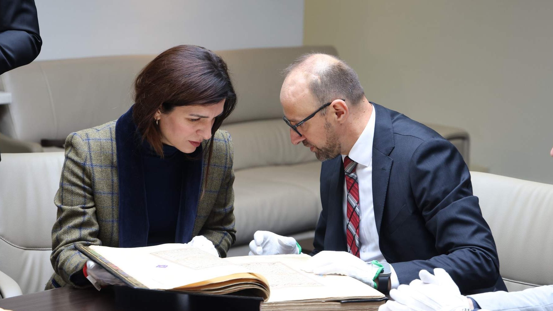 Delegacija Vlade KS u posjeti Gazi Husrev-begovoj biblioteci: Uskoro integracija u naučno-istraživačku bazu Univerziteta u Sarajevu