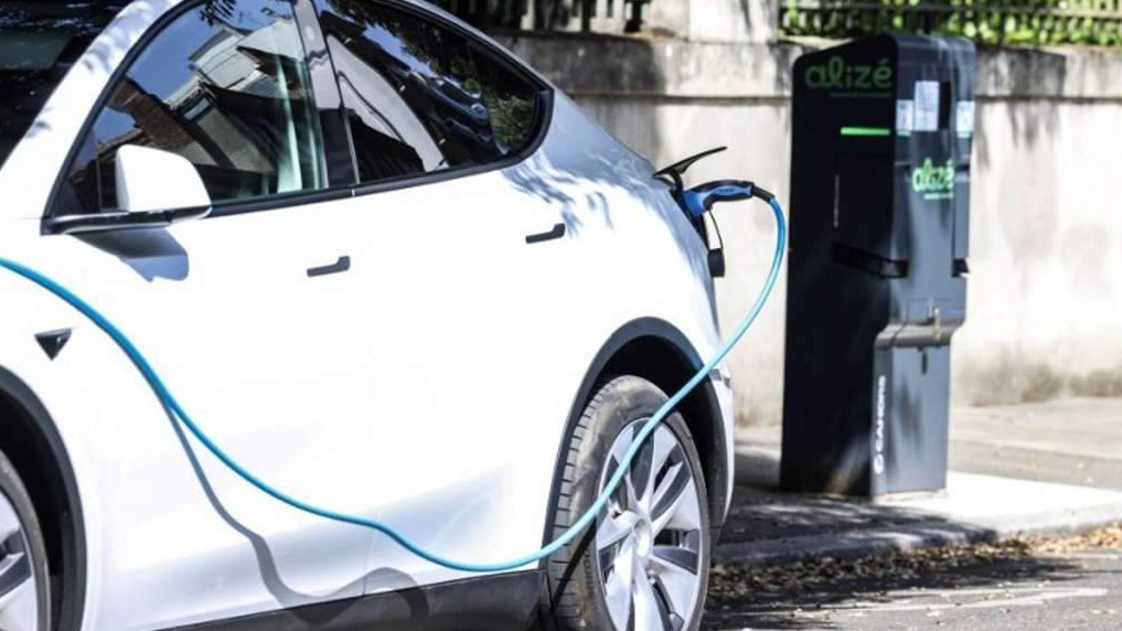 PKFBiH - Manje električnih, više hibridnih vozila i nedovoljan broj punionica