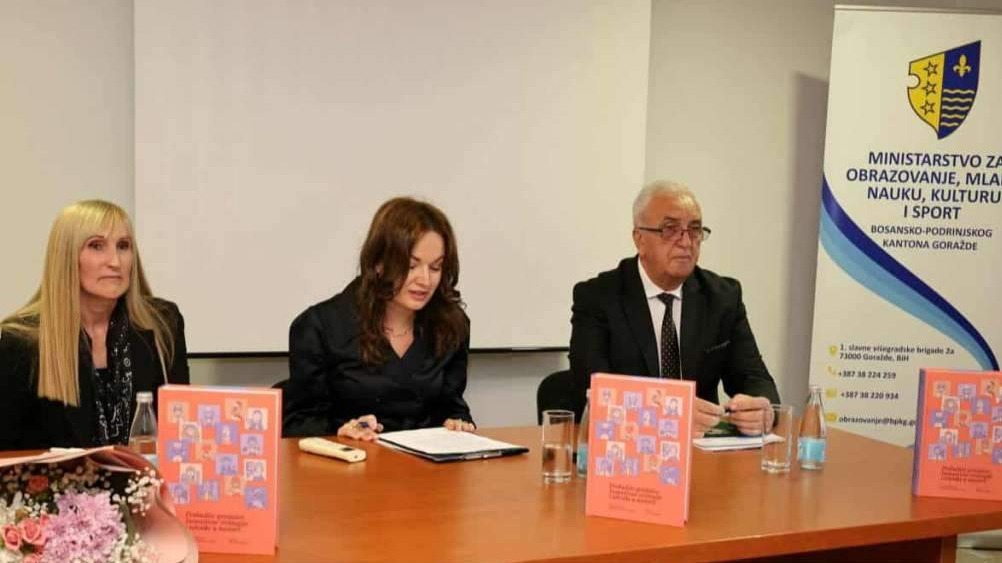 U Goraždu predstavljena knjiga 'Probudite genijalce: Inovativne strategije i tehnike u nastavi'