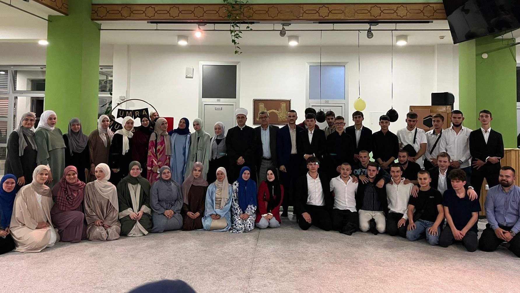 Maturanti Karađoz-begove medrese putuju na umru 
