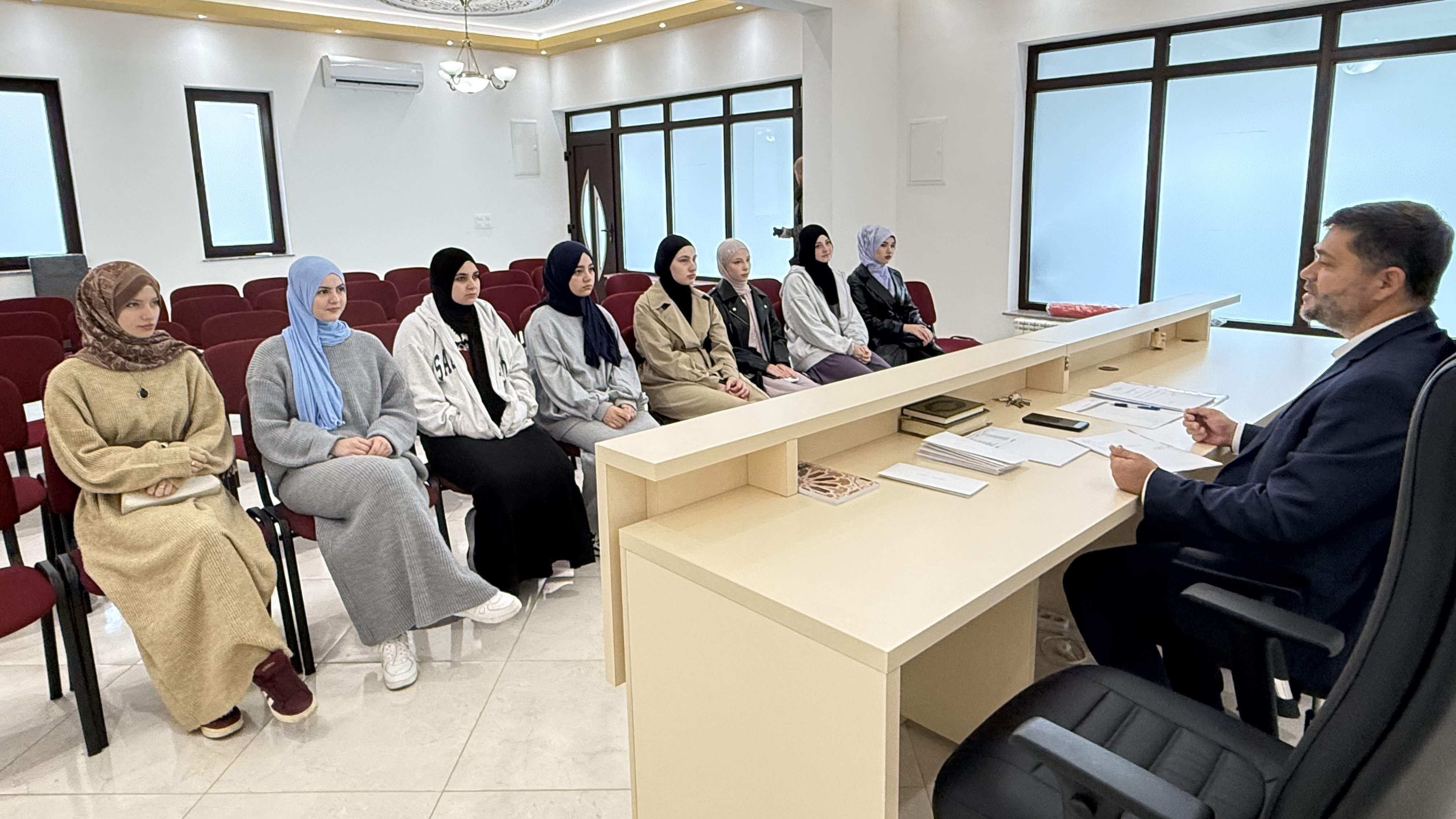 Medžlis Islamske zajednice Sanski Most dodijelio učeničke stipendije