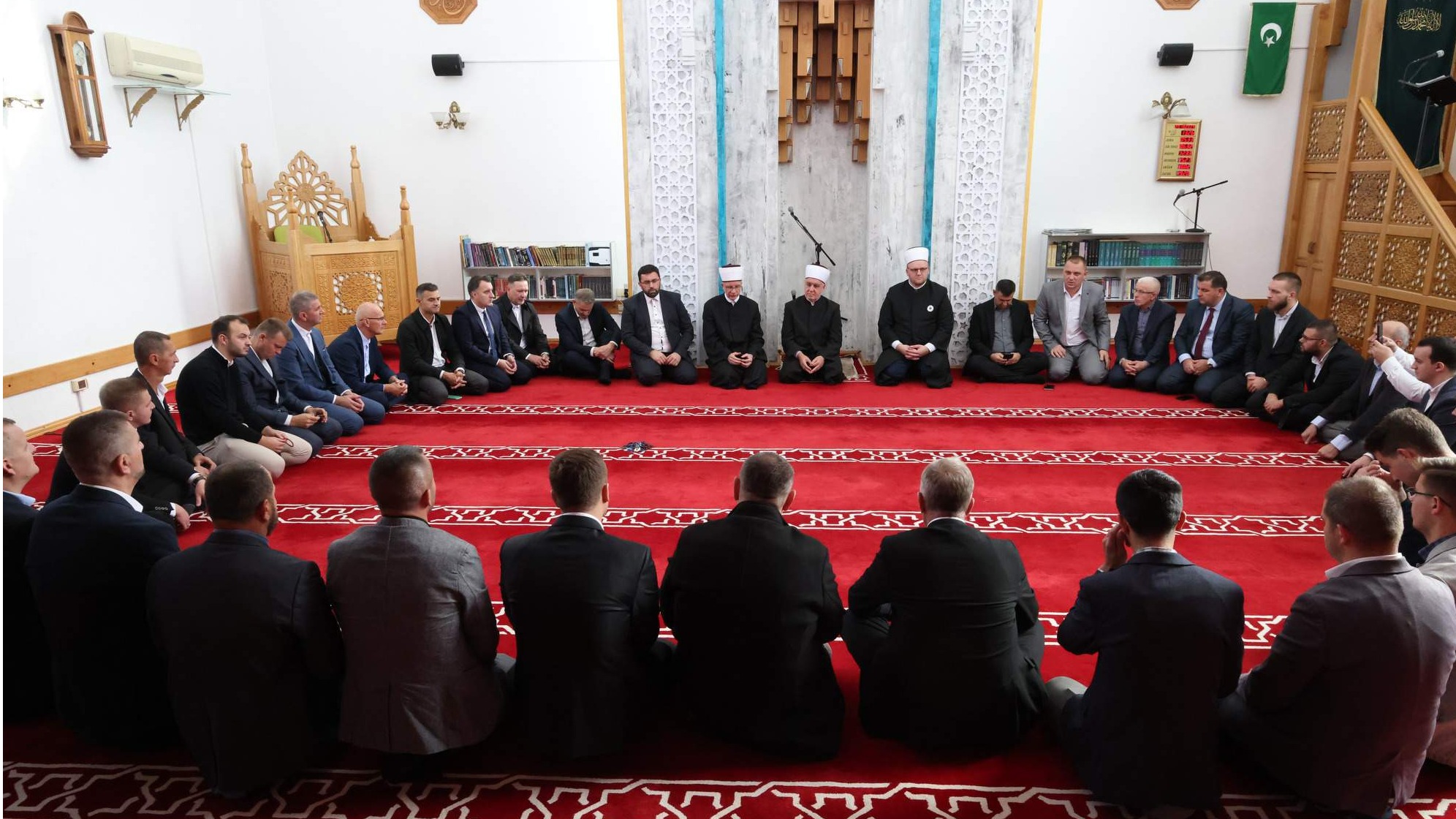 Reisul-ulema Kavazović s imamima MIZ Gračanica: Važno je da smo odgovorni prema muslimanima koji ovdje žive