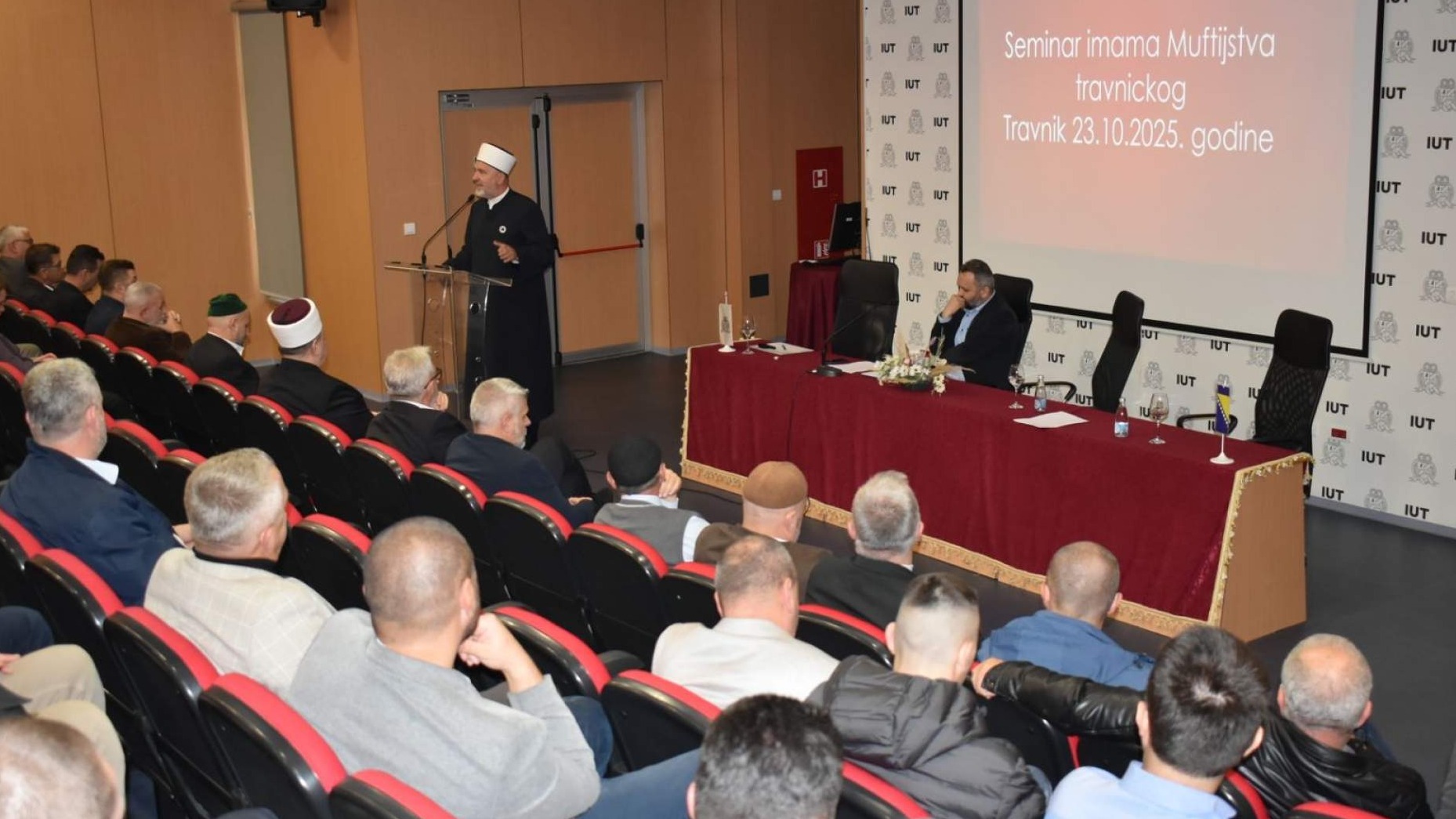 U Travniku održan stručni seminar za imame "Institucionalno prikupljanje i podjela zekata kroz fondove Bejtul-mala"