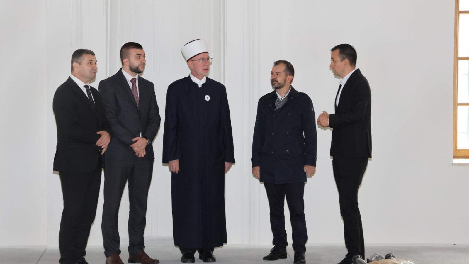 Radna posjeta Medžlisu IZ Orašje: Napreduju radovi na rekonstrukciji Azizija džamije 