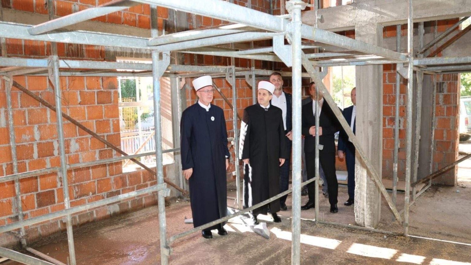 Radna posjeta Medžlisu IZ Brčko: Obnavlja se Hadži Pašina džamija