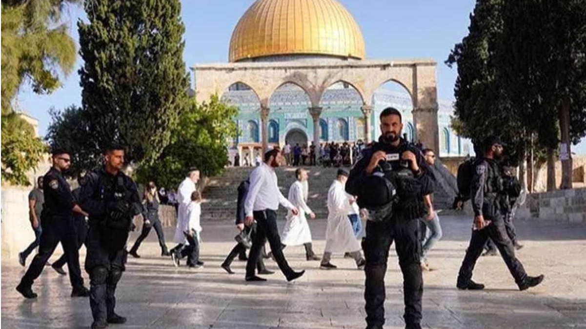 Stotine doseljenika upale u džamiju Al-Aksa pod zaštitom izraelskih okupacionih snaga