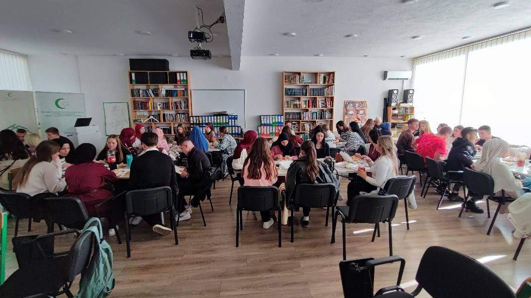 MIZ Kakanj domaćin debatnih klubova četiri medžlisa