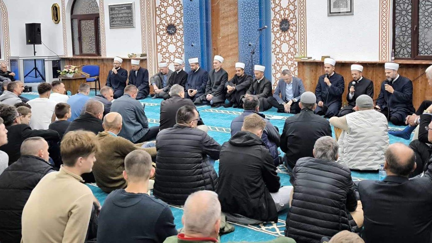 Vlasenica: Održana druga večer Kur’ana u Hajrija džamiji 