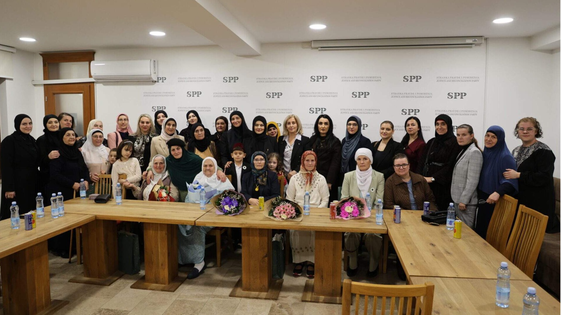 Susret nane Fate Orlović i Majki Srebrenice sa Ženskom mrežom SPP-a