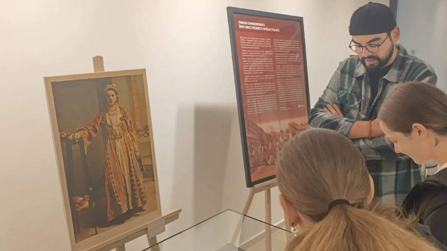 Mreža mladih Hadžići posjetila izložbu „Tragovi svakodnevnice“ u Novom Gradu Sarajevo