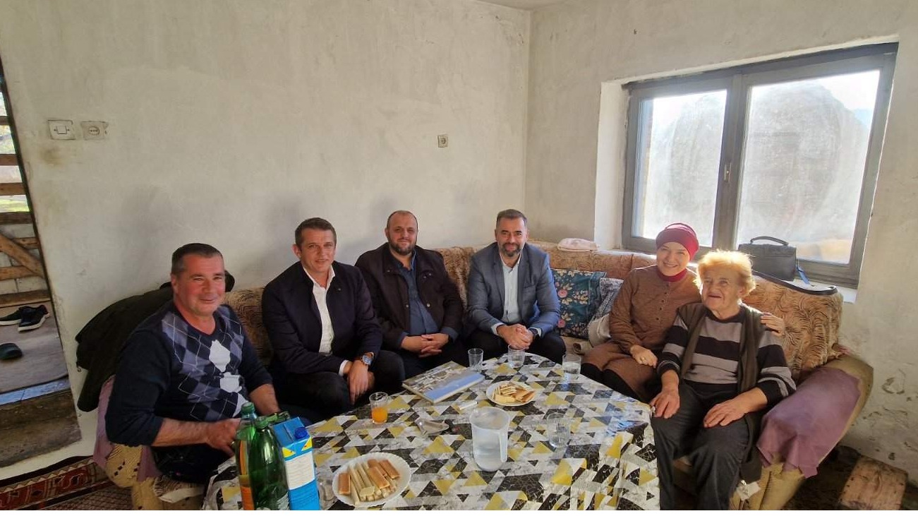 Delegacija Medžlisa IZ-e Mostar posjetila Fatimu Fatu Čolić na Ravnim