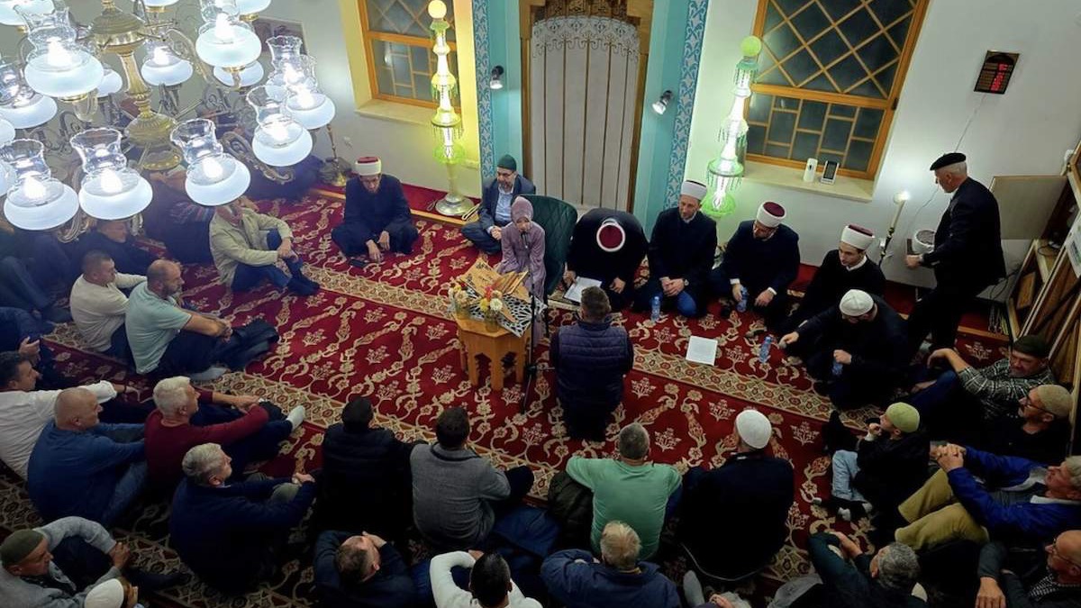 Održana Večer Kur’ana, ilahija i kasida u Gornjoj Brezi: 40 godina duhovnosti i zajedništva