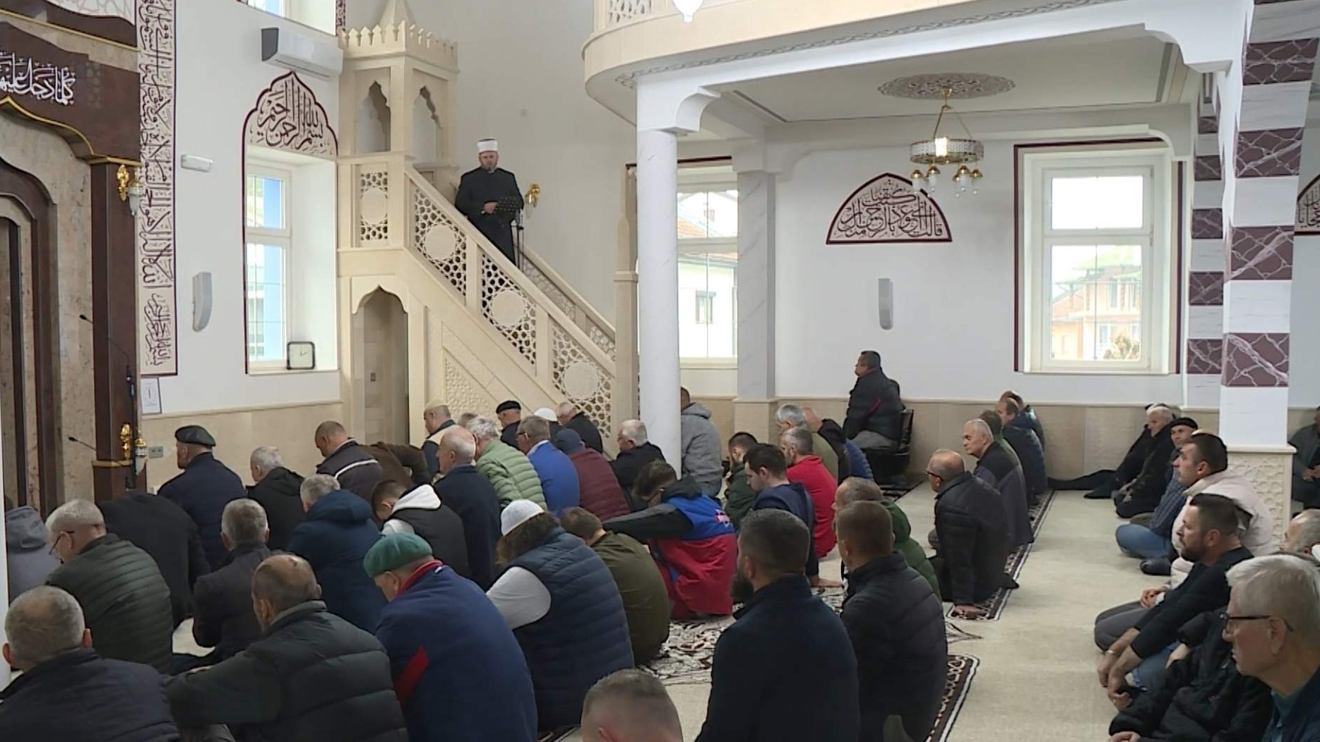 Završena obnova i uređenje unutrašnjosti džamije u Vrnograču (MIZ Velika Kladuša)