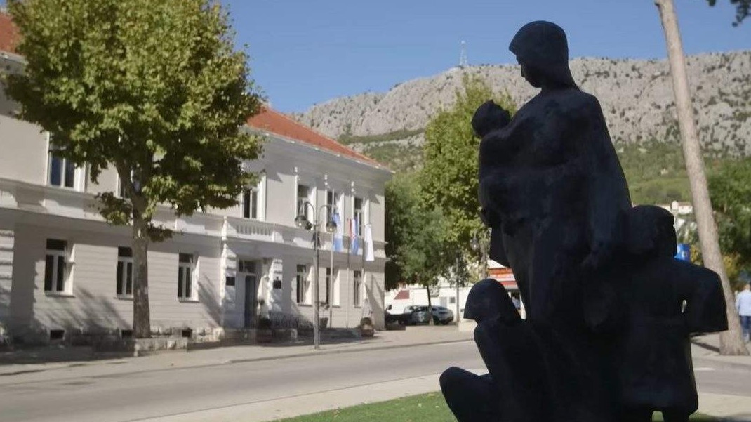 Suđenje za ratni zločin ne počinje jer je optuženi u Hrvatskoj