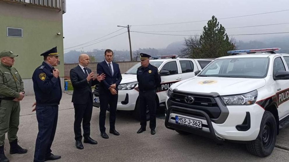 Policiji ZDK sedam novih terenskih vozila za efikasniji rad