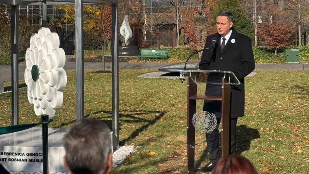 Bećirović: Otkrivanje spomenika 'Cvijet Srebrenice' historijski trenutak za BiH i UN