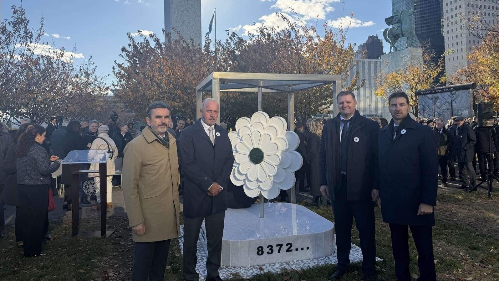 Otvaranju spomenika "Cvijet Srebrenice" prisustvovala visoka delegacija Islamske zajednice u BiH