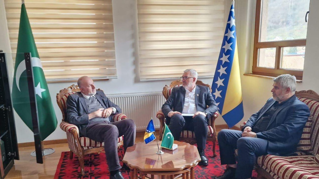 Fond Bejtul-mal čvrsto stoji uz povratničke džemate