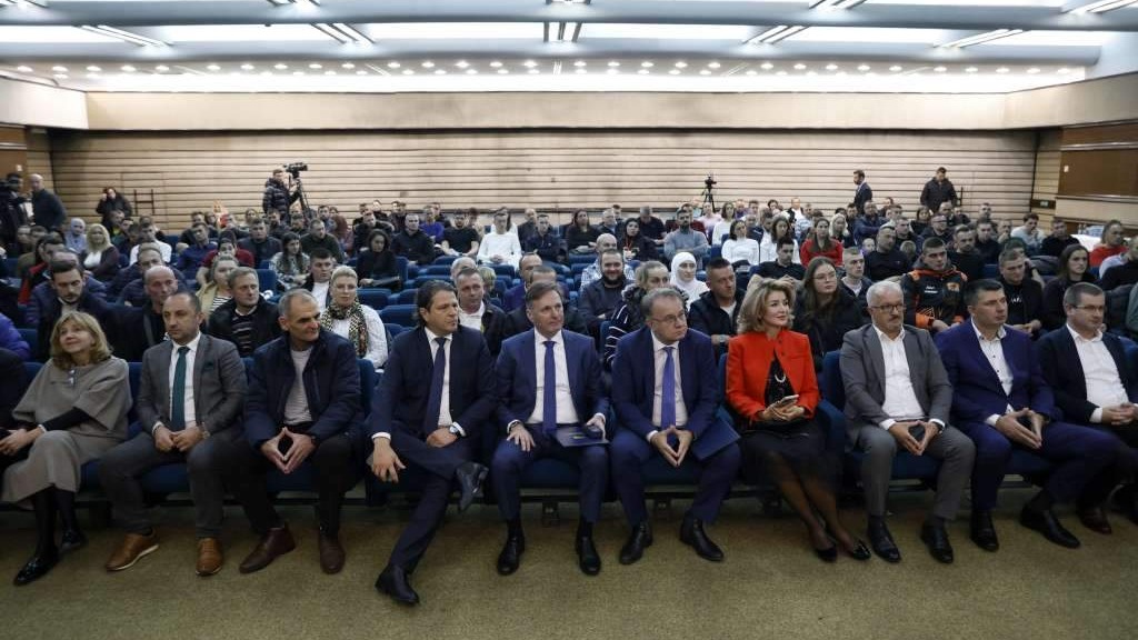 Snažan podsticaj mladima: Dodijeljena rješenja za 101 mladog poljoprivrednika u FBiH