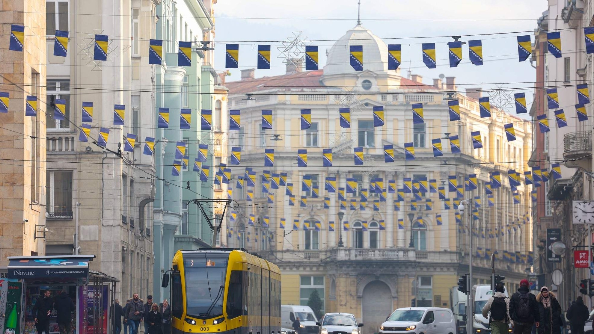 Glavni grad Bosne i Hercegovine ukrašen je državnim zastavama povodom 25. novembra