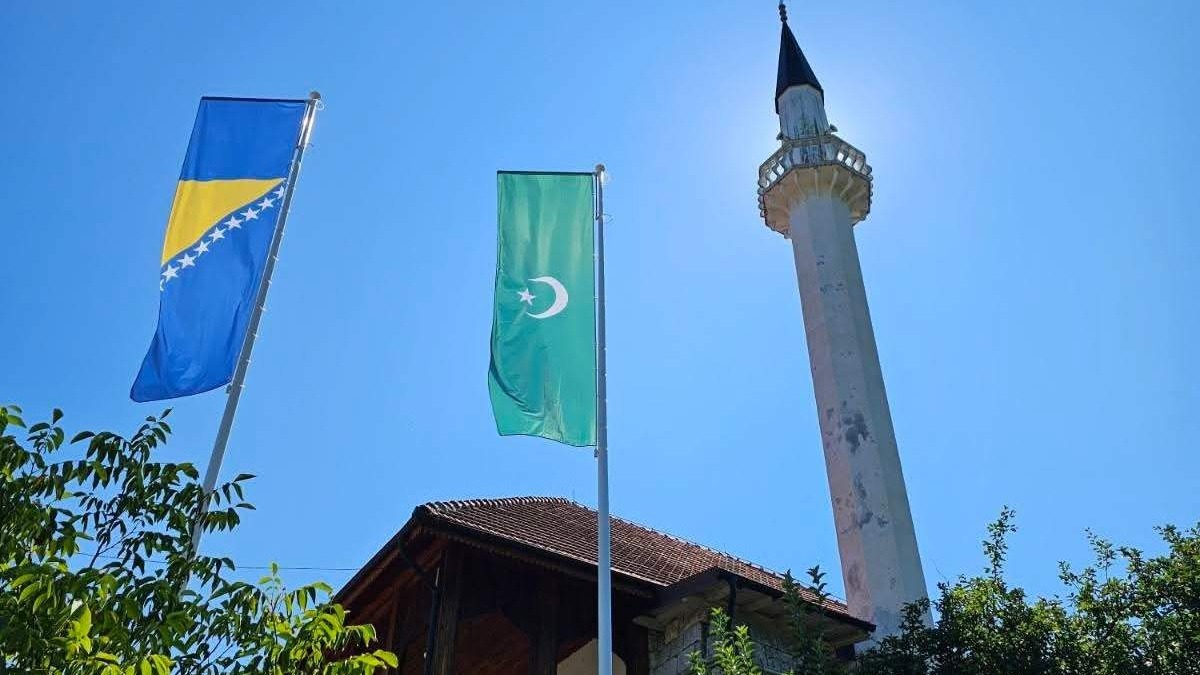 Dan državnosti u povratničkim džematima: "Ovi jarboli nisu samo ukras, oni su poruka"