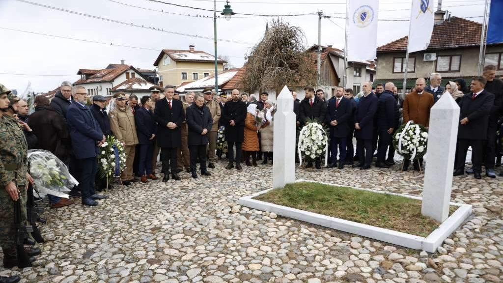 Dan državnosti BiH obilježen na Mezarju Kovači: “Bosna i Hercegovina je neuništiva”