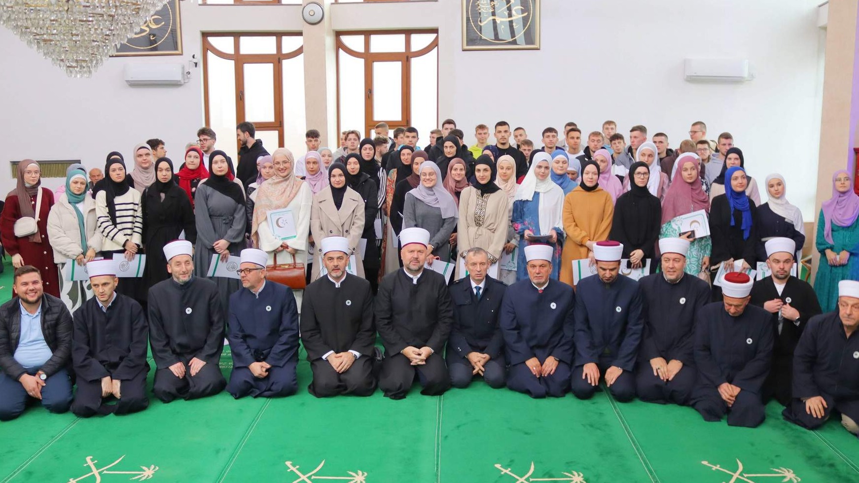 U Žepču, povodom Dana državnosti, uručeno 76 stipendija iz Fonda za stipendiranje Medžlisa IZ Žepče