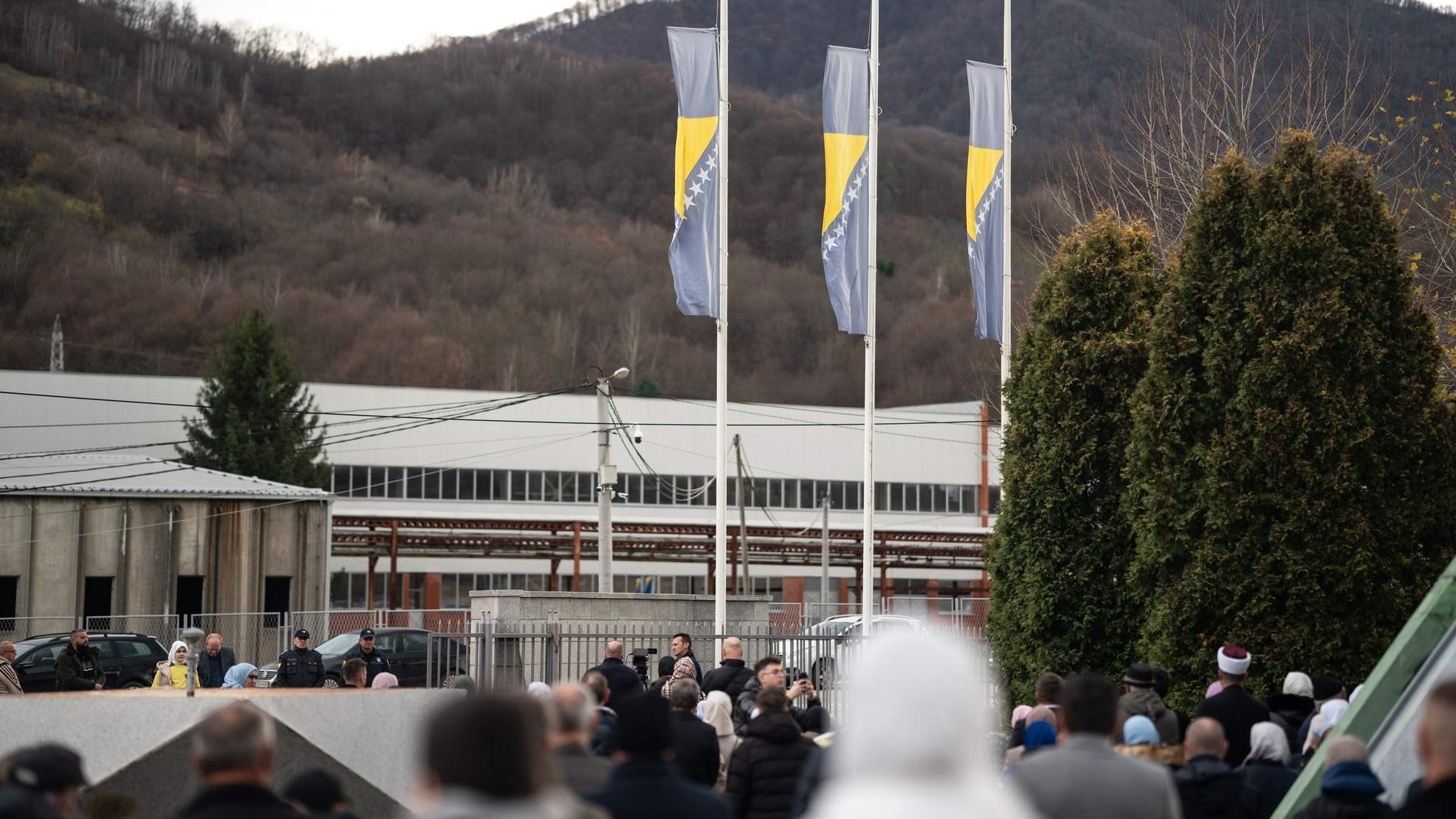 Dan državnosti obilježen u Memorijalnom centru Srebrenica: Državu ne štiti tišina, nego istina