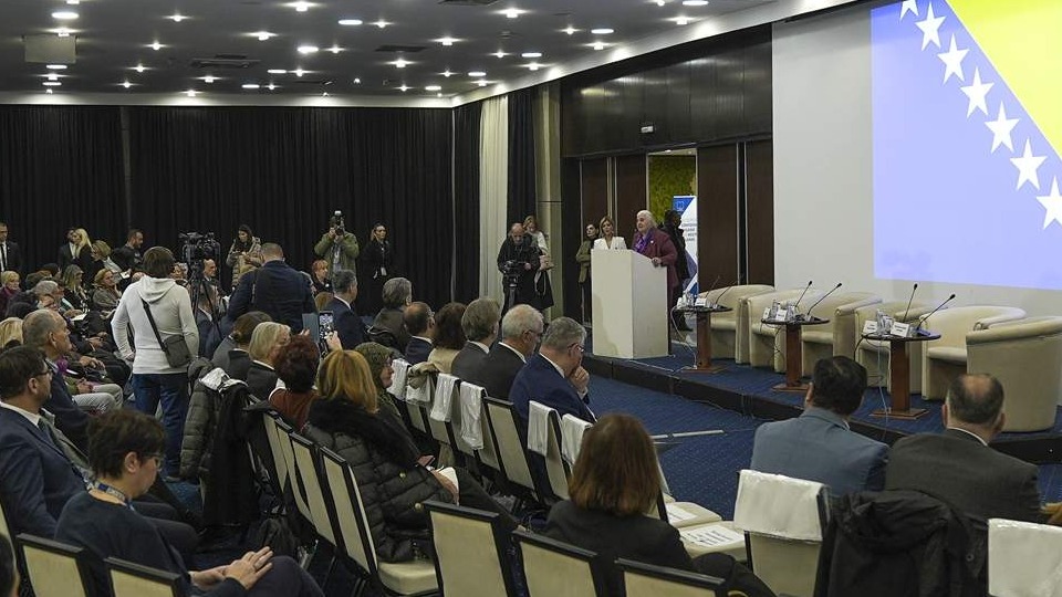 U Sarajevu otvorena VI Međunarodna konferencija “Srebrenica: Tri decenije borbe za istinu, pravdu, budućnost”