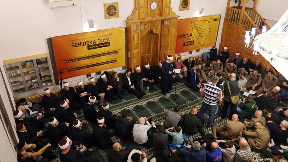 Šehidska dova u Bihaću: Na tragedijama se grade sjećanja, a na herojima država
