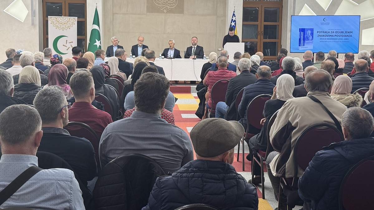 Promocija knjige „Potraga za izgubljenim znakovima postojanja: Hivzija Hasandedić 1915–2023.“ u Islamskom centru Sultan Ahmed u Zenici