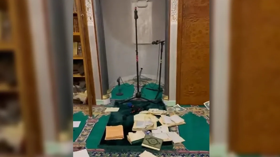 Primjerci Kur'ana pocijepani i bačeni u francuskoj džamiji