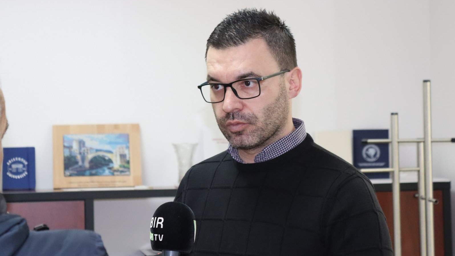 Dr. Muamer Džananović: Negiranje genocida traje 30 godina i institucionalno se prenosi na mlađe generacije