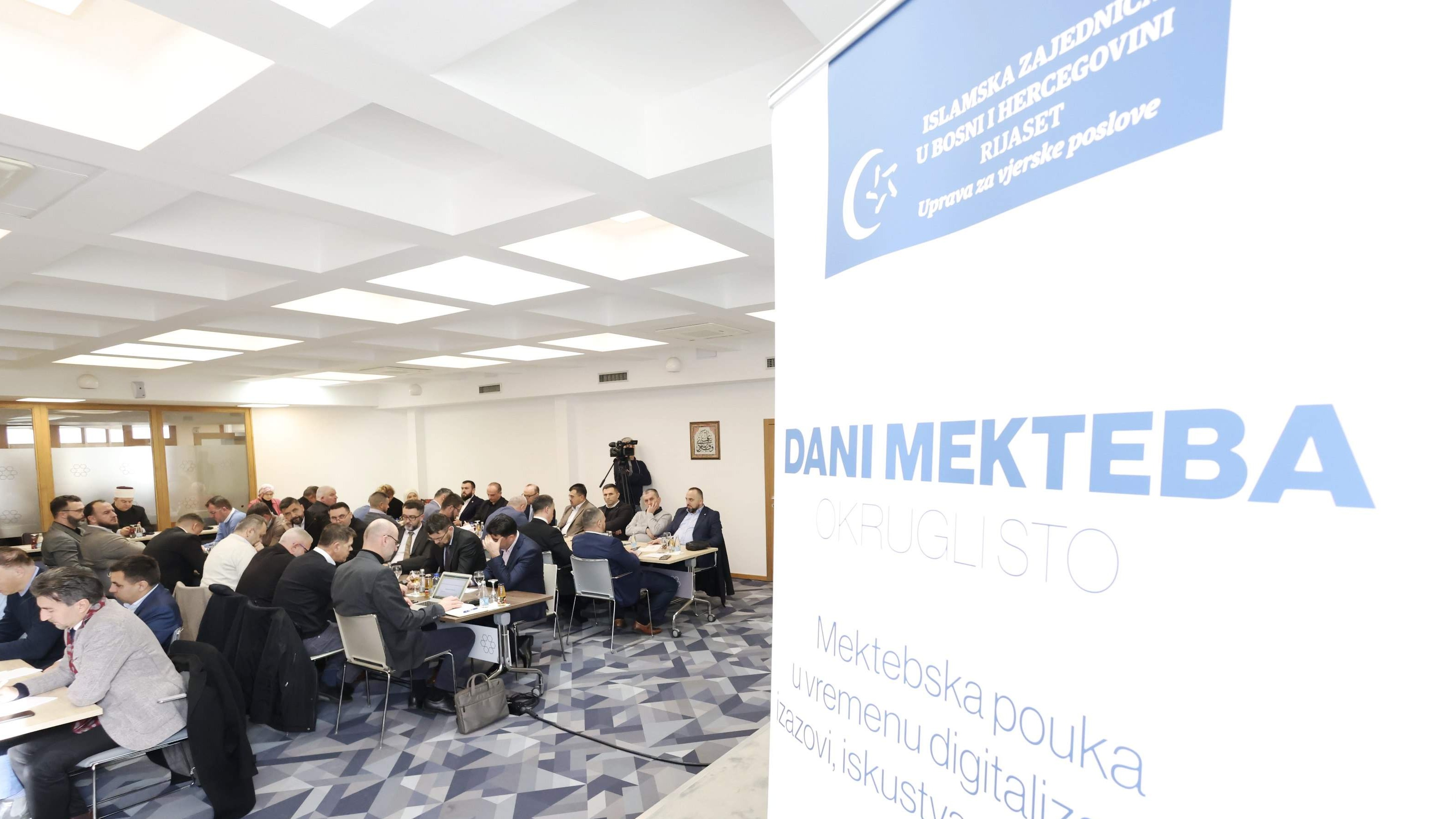 Okrugli sto o mektepskoj pouci u vremenu digitalizacije: Pomoći djeci i mladima da ne izgube osjećaj za čovjeka