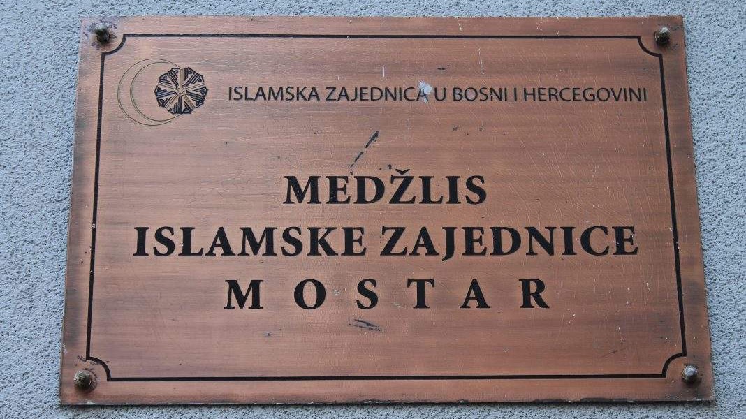 Uručen prikupljeni novac na sergiji za liječenje osmogodišnjeg Amara Husovića