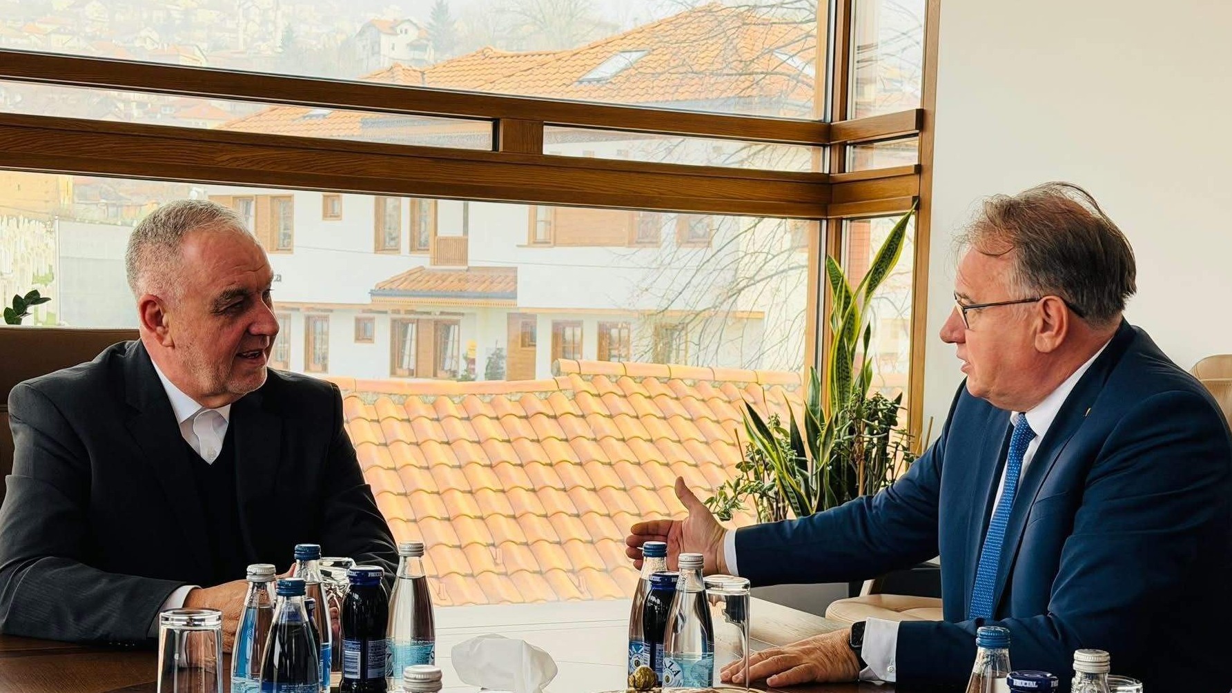 Premijer Nikšić s reisul-ulemom Kavazovićem: Vlada Federacije BiH i Islamska zajednica jačaju saradnju i podršku ključnim projektima