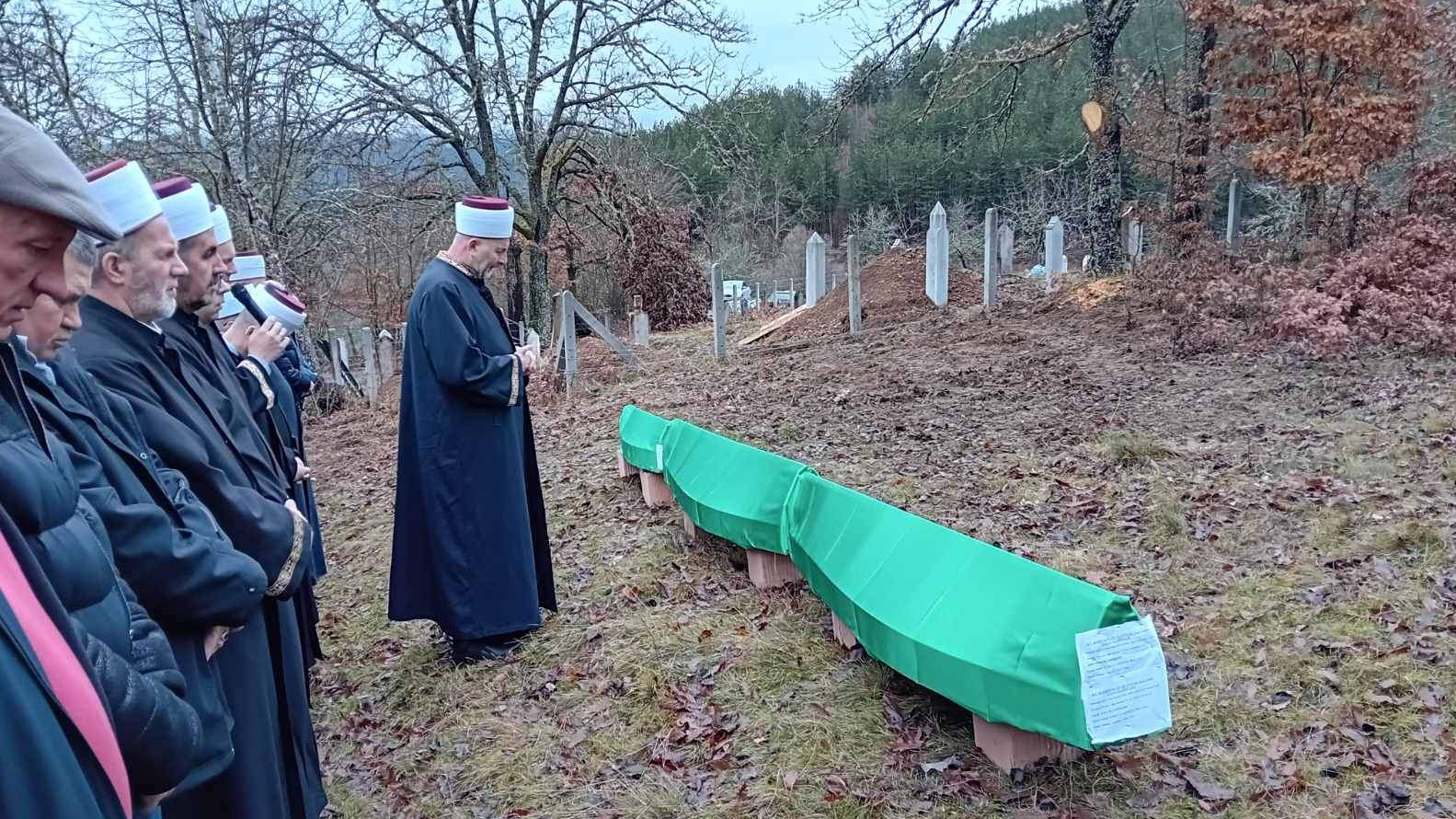 Klanjana kolektivna dženaza naselju Kukavice kod Rogatice: 33 godine traženja i neodustajanja 