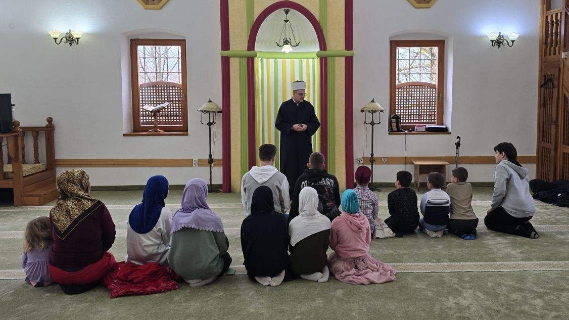 Mekteb ponovo počeo s radom u Rudom: Prva pouka okupila 14 djece